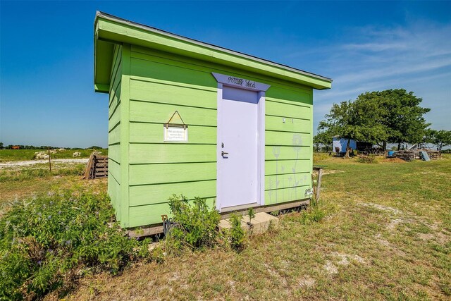 view of outdoor structure