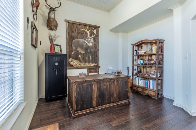 office area with baseboards, dark wood-style flooring, and ornamental molding