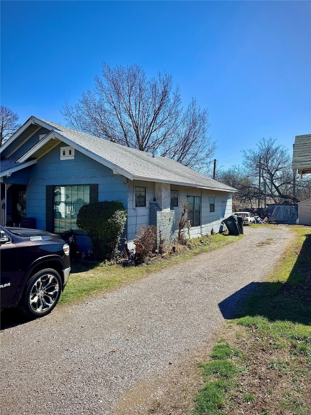 view of front of house featuring driveway