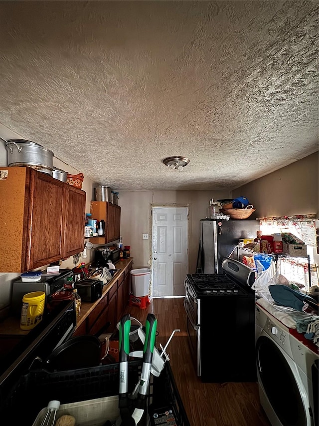 interior space featuring washer / clothes dryer