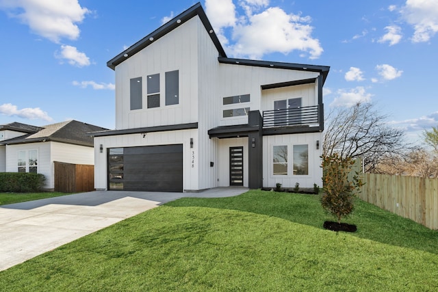 view of front facade featuring driveway, a front lawn, fence, a garage, and a balcony