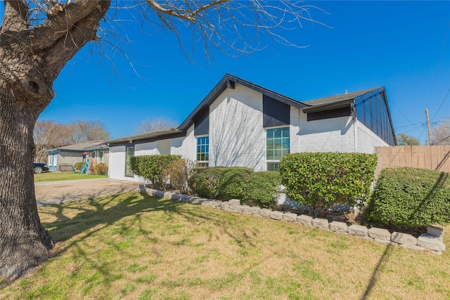 Listing photo 3 for 502 Alva Dr, Grand Prairie TX 75052