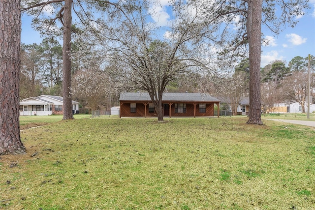 view of front of home featuring a front lawn