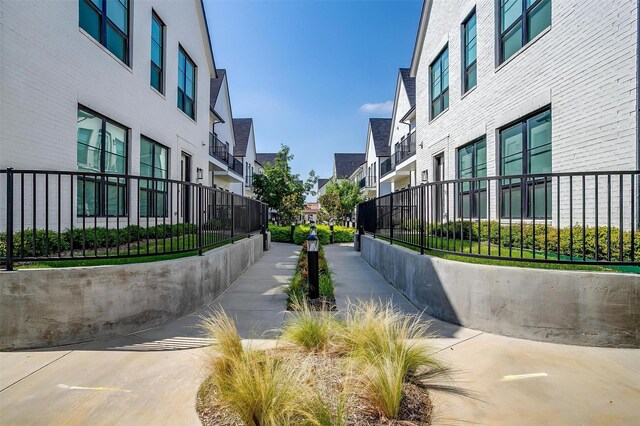 view of home's community featuring a residential view