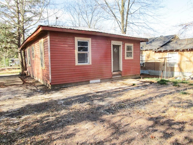 view of outdoor structure featuring an outdoor structure