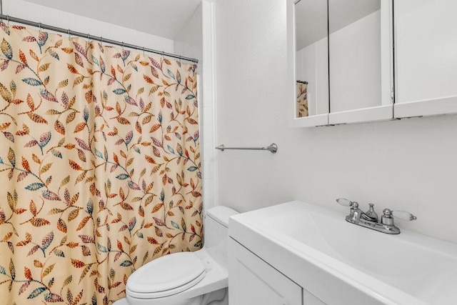 full bath with a shower with shower curtain, toilet, and vanity