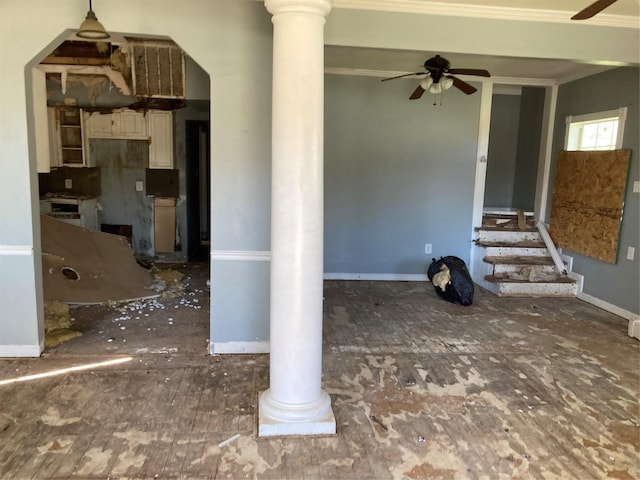 view of patio featuring a ceiling fan