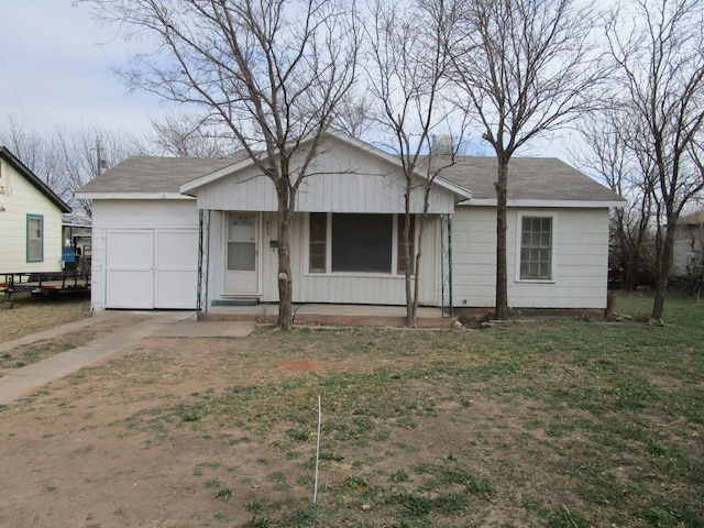 ranch-style home with covered porch