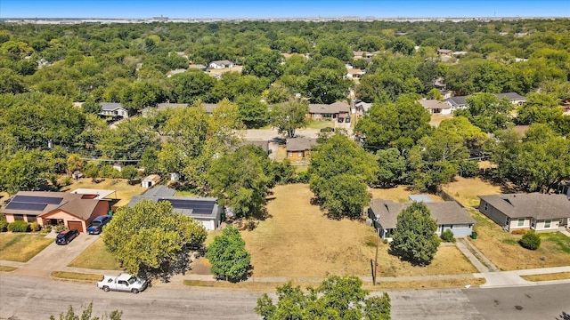 Listing photo 3 for 3525 Rita Ln, Haltom City TX 76117