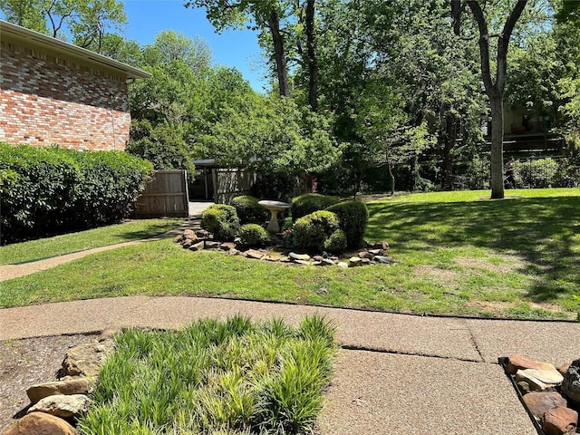 view of yard featuring fence