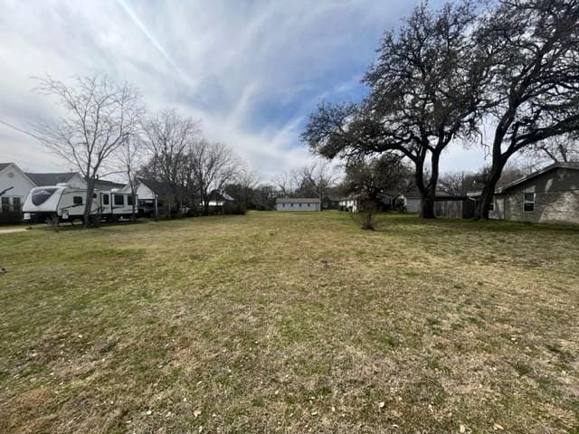 Listing photo 2 for 204 Hickory St, Hico TX 76457