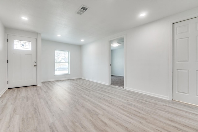 entrance foyer featuring recessed lighting, baseboards, visible vents, and light wood finished floors