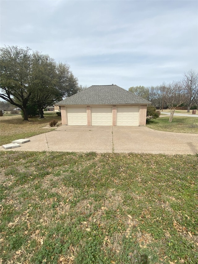 view of detached garage