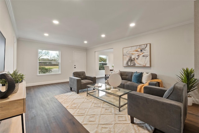 living room featuring crown molding, recessed lighting, wood finished floors, and baseboards