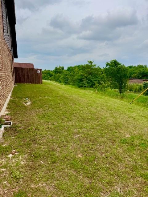 100 Green Water Dr, Fort Worth, TX 76131 - view of yard