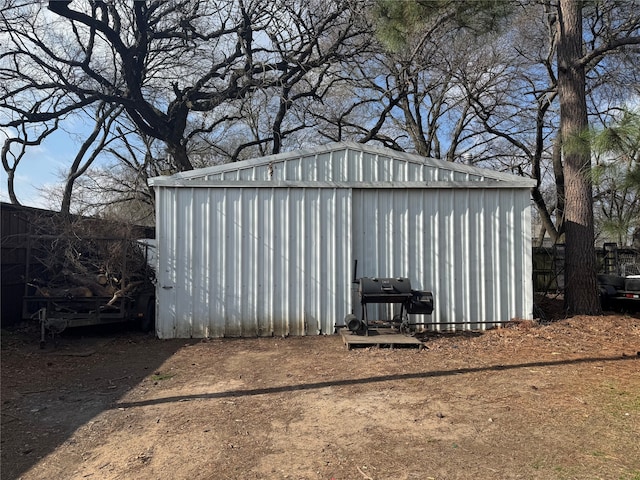 view of outdoor structure with an outdoor structure