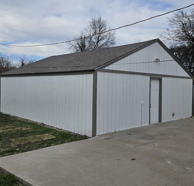 view of outbuilding with an outbuilding