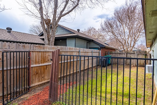 view of yard featuring a fenced backyard