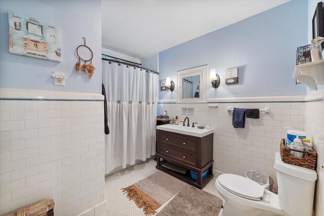300 5th St, Kerens, TX 75144 - bedroom with wood-type flooring, a ceiling fan, crown molding, and baseboards