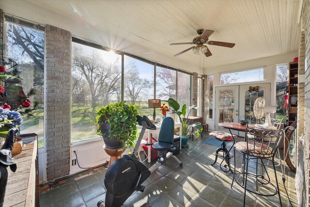300 5th St, Kerens, TX 75144 - bar featuring a dry bar, pendant lighting, wainscoting, and a notable chandelier