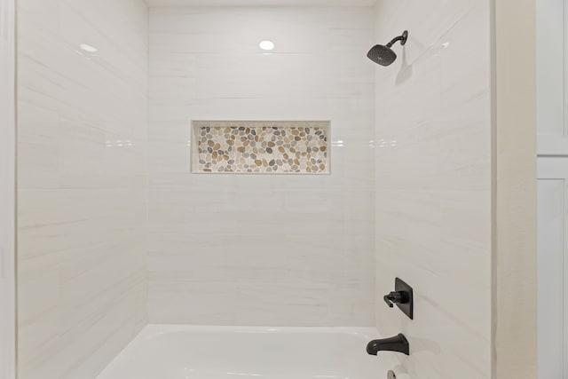 full bath with shower / washtub combination