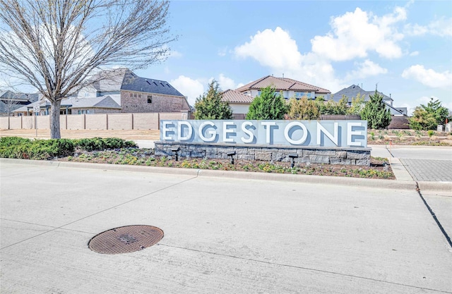 view of community / neighborhood sign