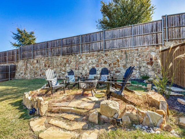 view of yard featuring a fenced backyard