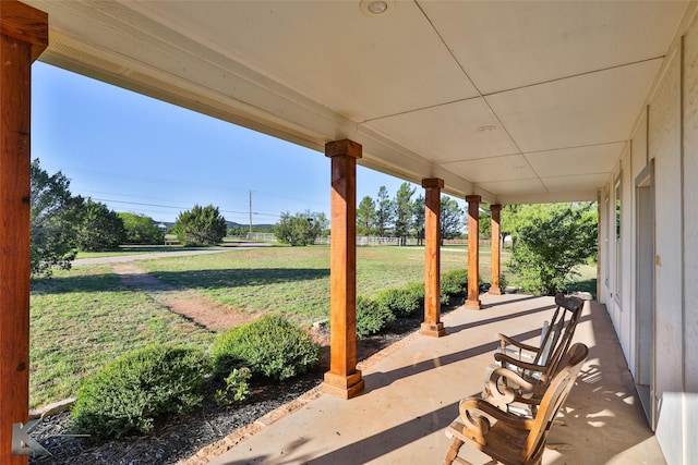 782 Bell Plains Rd, Tuscola, TX 79562 - living area featuring recessed lighting, ceiling fan, visible vents, and ornamental molding