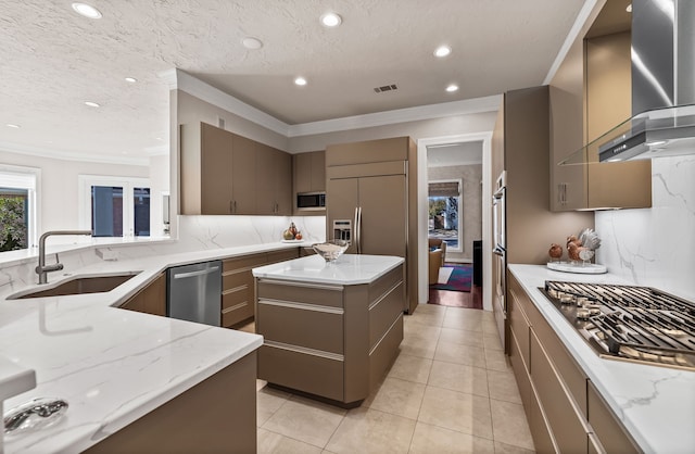dining area featuring crown molding, recessed lighting, baseboards, and light tile patterned floors