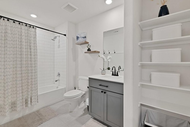 bathroom featuring visible vents, toilet, shower / tub combo with curtain, recessed lighting, and vanity