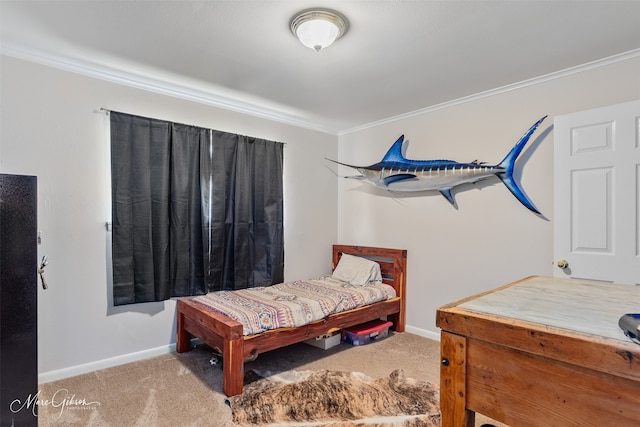 carpeted bedroom featuring baseboards and crown molding