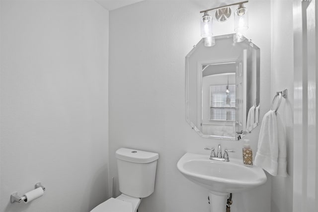 1124 Ginger Trl, Desoto, TX 75115 - bathroom featuring a sink and toilet