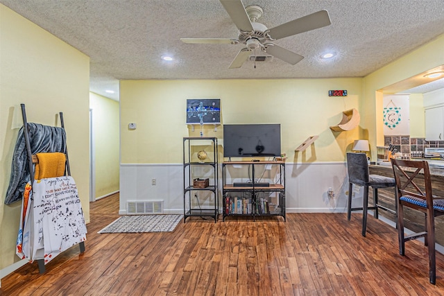 3805 Hastings Dr, Arlington, TX 76013 - office space featuring hardwood / wood-style flooring, ceiling fan, a textured ceiling, and recessed lighting