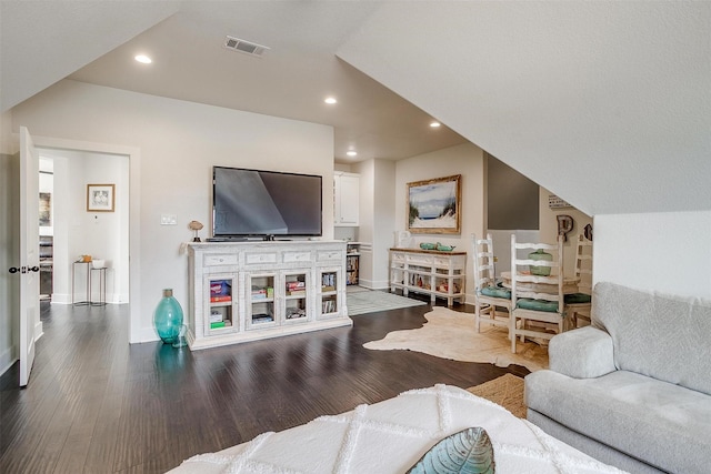 201 Flat Rock Ln, Weatherford, TX 76088 - living room featuring dark wood-type flooring, baseboards, and recessed lighting