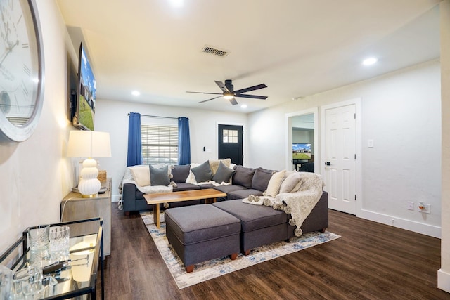 1025 Oak Hurst Dr, Grapevine, TX 76051 - living room with dark wood-style flooring, a ceiling fan, baseboards, and recessed lighting