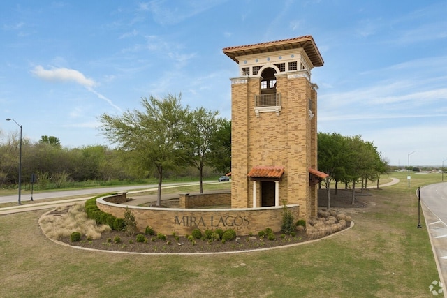 7127 Seagrove Ct, Grand Prairie, TX 75054 - view of community with a yard