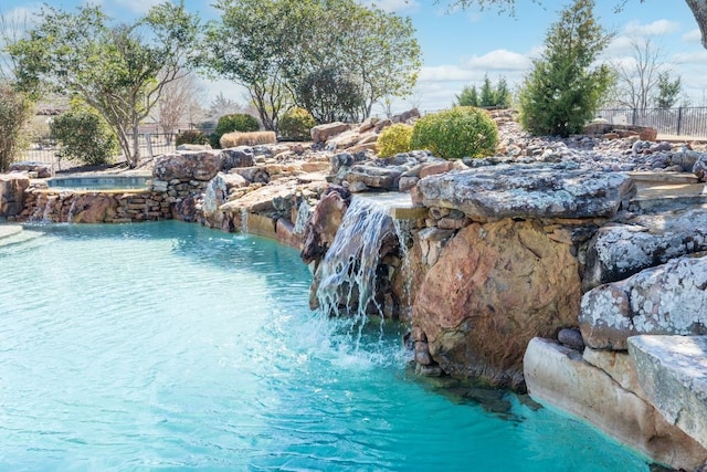 156 Stoneleigh Dr, Heath, TX 75032 - view of pool featuring an in-ground hot tub