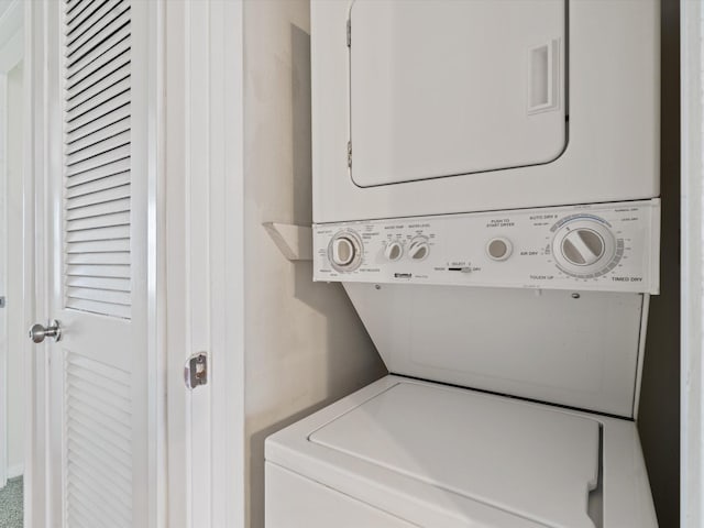 218 N Texas Blvd Unit 316, Denton, TX 76201 - laundry area with stacked washer and clothes dryer
