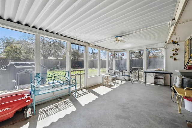 3433 Lawndale Ave, Fort Worth, TX 76133 - sunroom featuring a ceiling fan