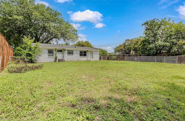 4630 Harvey Dr, Mesquite, TX 75150 - view of yard
