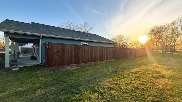 view of yard featuring fence