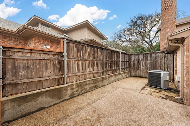 125 Pleasant Grove Ln, Waco, TX 76712 - view of patio / terrace with cooling unit and fence
