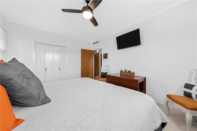 2522 S Robinson Dr, Robinson, TX 76706 - bedroom featuring crown molding, visible vents, a closet, and ceiling fan