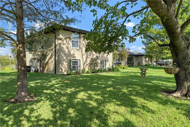 2522 S Robinson Dr, Robinson, TX 76706 - view of front of home featuring a front lawn