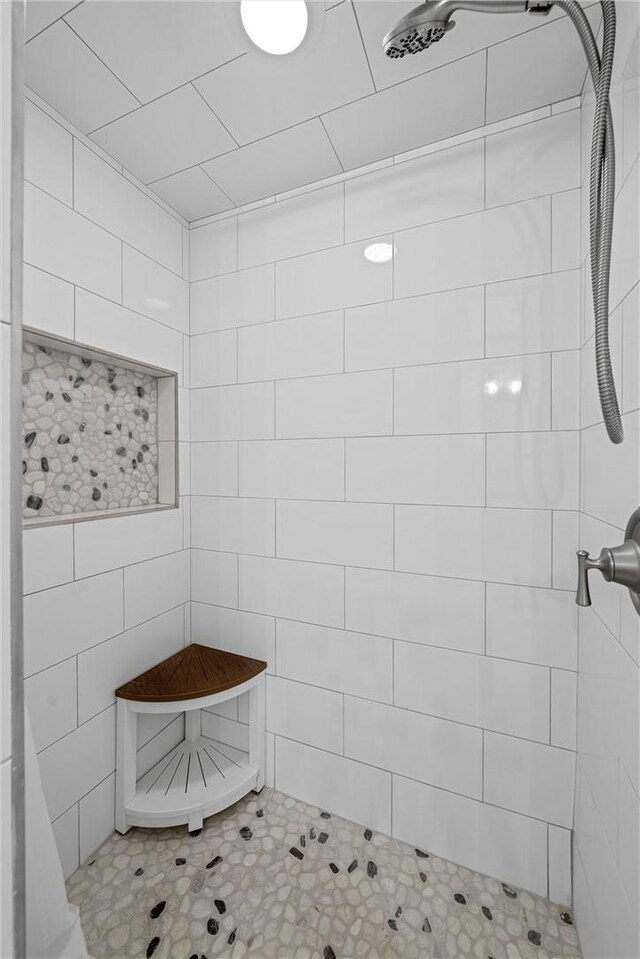 2522 S Robinson Dr, Robinson, TX 76706 - full bathroom featuring a tile shower