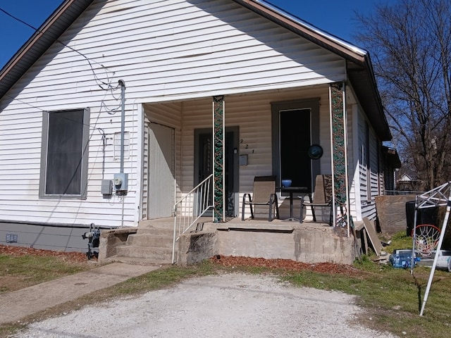 921 Preston St, Waco, TX 76704 - bungalow with crawl space and covered porch