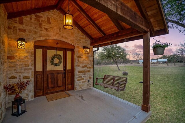 419 Rogers Hill Spur, Waco, TX 76705 - entrance to property featuring a yard and stone siding