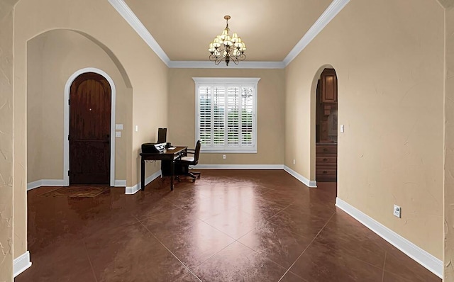 304 Chamberly Rd, Waco, TX 76712 - interior space with arched walkways, ornamental molding, baseboards, and a chandelier