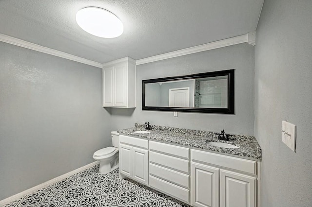 433 Sharron Dr, Woodway, TX 76712 - full bathroom featuring double vanity, ornamental molding, baseboards, and a sink
