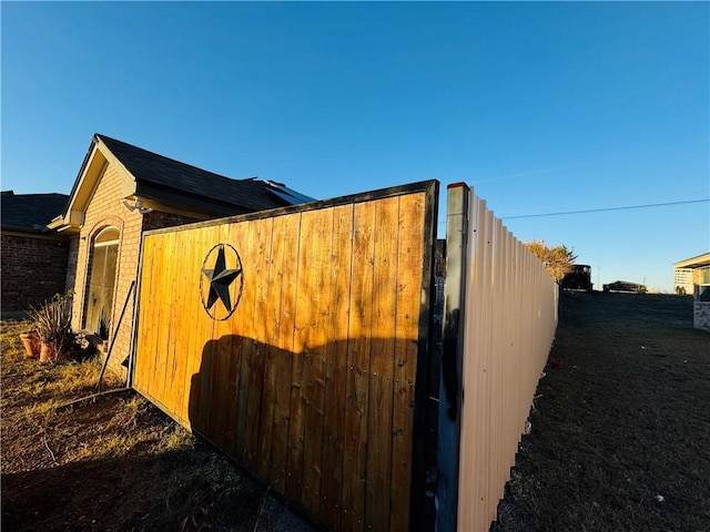 5703 Mandalay Dr, Killeen, TX 76549 - view of outbuilding with fence